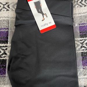 Black leggings, never worn!